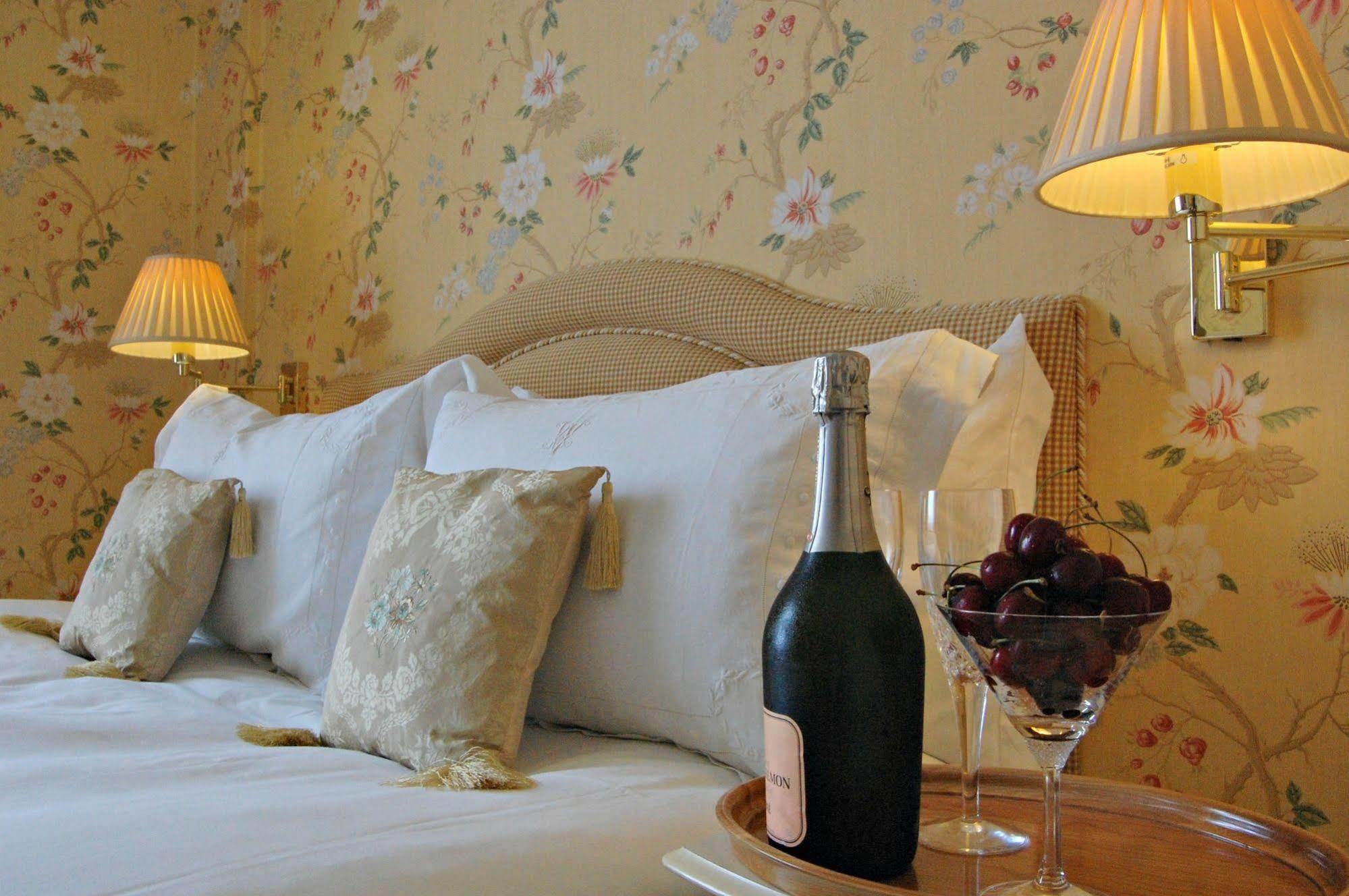 Hotel The Old Vicarage Dolfor à Newtown  Extérieur photo